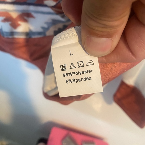 NWT Womans Lg Skull and Feather Hoodie - Picture 3 of 3